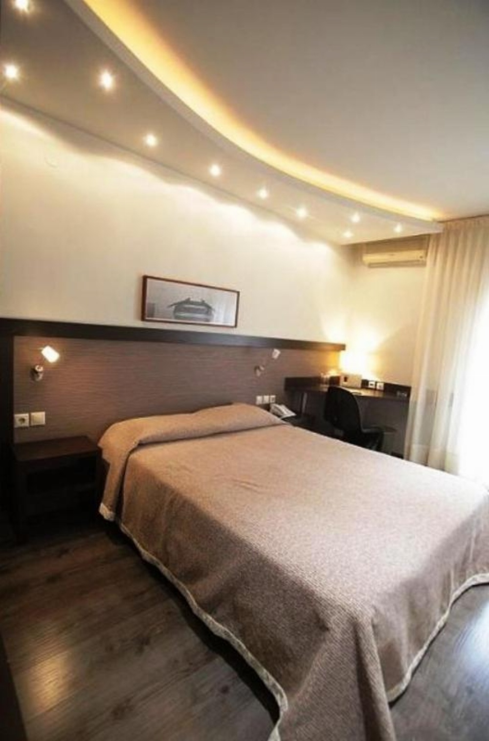 Room image 3
